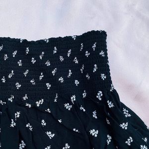 Flowly Black Skirt with White Flowers 🐚🖤♻️